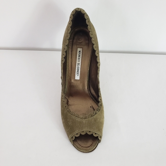 SINGLE right shoe- Manolo Blahnik olive green suede peep toe pump - Picture 3 of 6